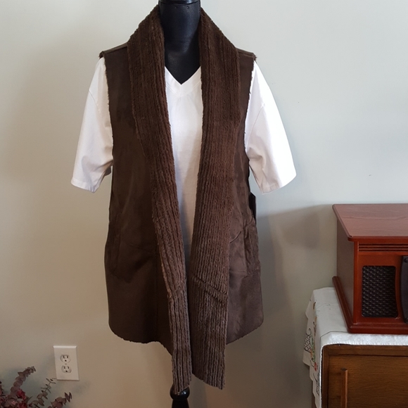 NEW Suede Faux Fur Open Vest Marc New York (L) - Picture 9 of 9